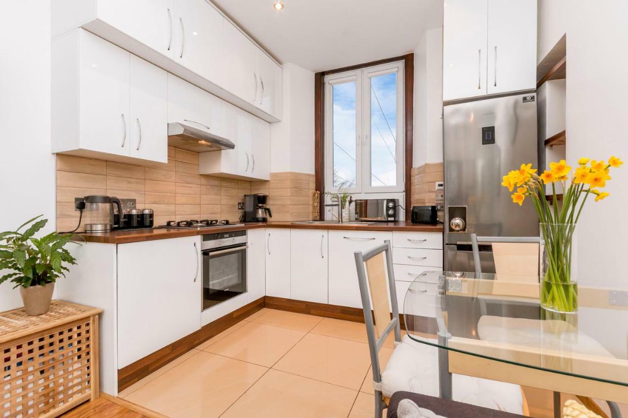 Beautiful Holyrood Park Apartment Edinburgh Eksteriør billede