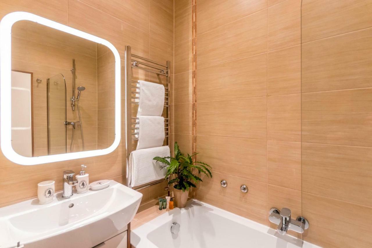 Beautiful Holyrood Park Apartment Edinburgh Eksteriør billede